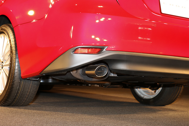 マフラーカッターはGとG“レザーパッケージ”に標準装備