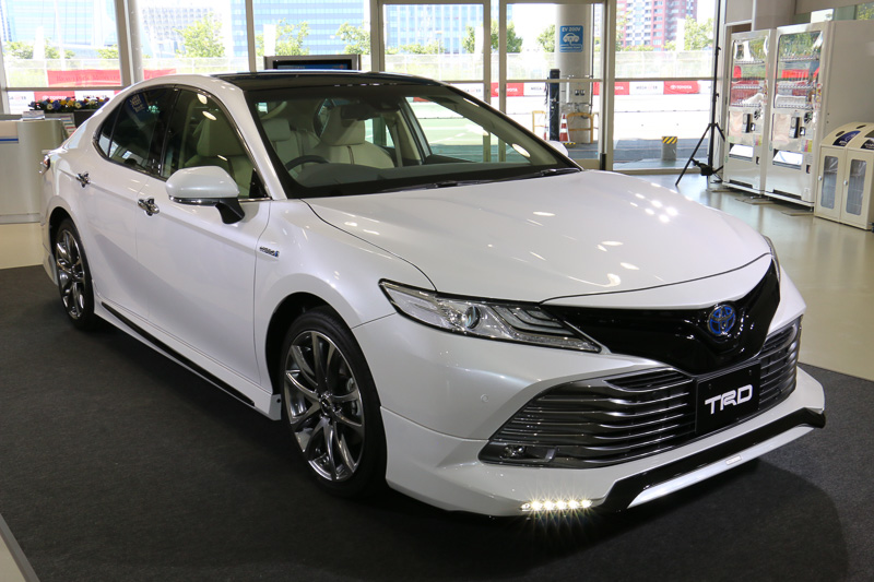 TRD仕様のカムリ