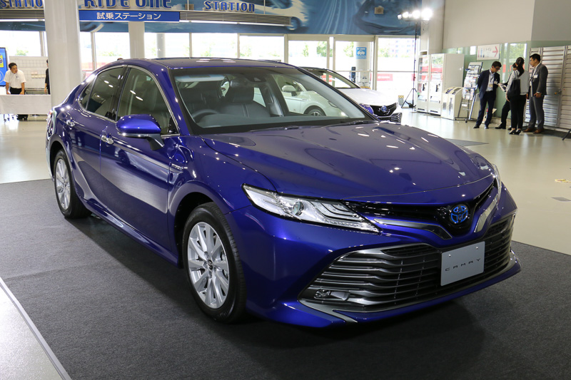 カムリの純正用品装着車