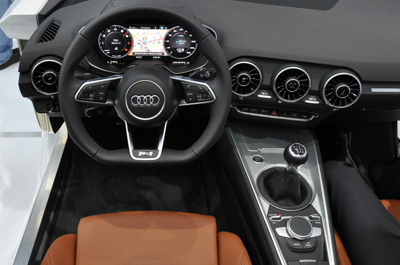 アウディがCES 2014で展示したアウディ「TT」のバーチャルコクピット。地図と一体化した提案や高いデザイン性など衝撃の展示だった。NVIDIAによると、NVIDIA製ツールを使わずにアウディがデザインしたとのこと