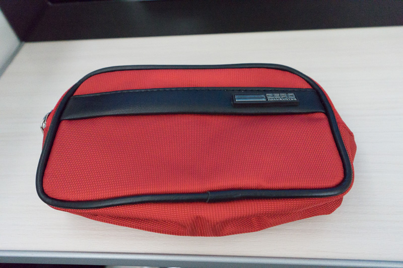 人気のカバンのブランドであるゼロハリバートンのケースを利用したアメニティキット