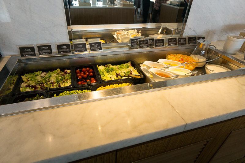 サラダ、フルーツ