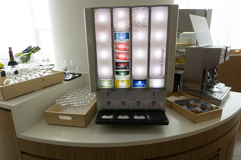 ソフトドリンク各種のサーバー