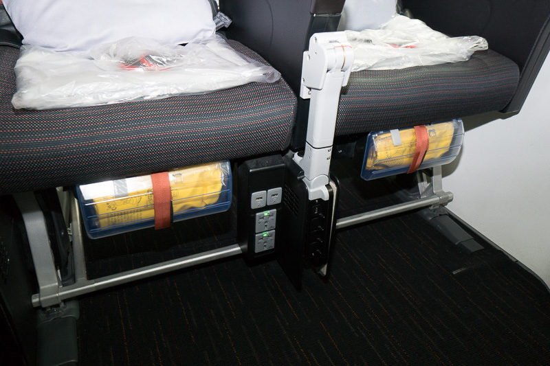 45A、45Cのシート。非常口席になるので前が広々している