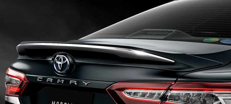 「トランクスポイラー」塗装済：4万6440円、素地：4万2120円