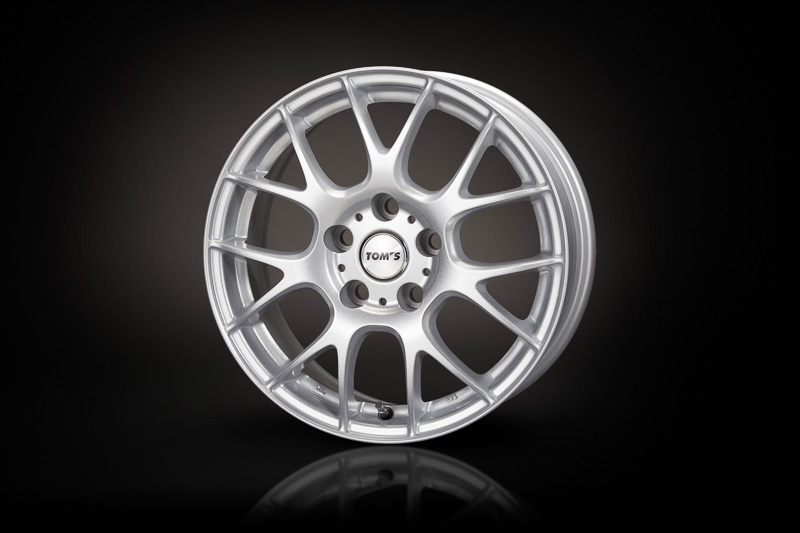 16インチアルミホイール「TOM'S TM-05」＆ナットセット：税別7万2000円/台