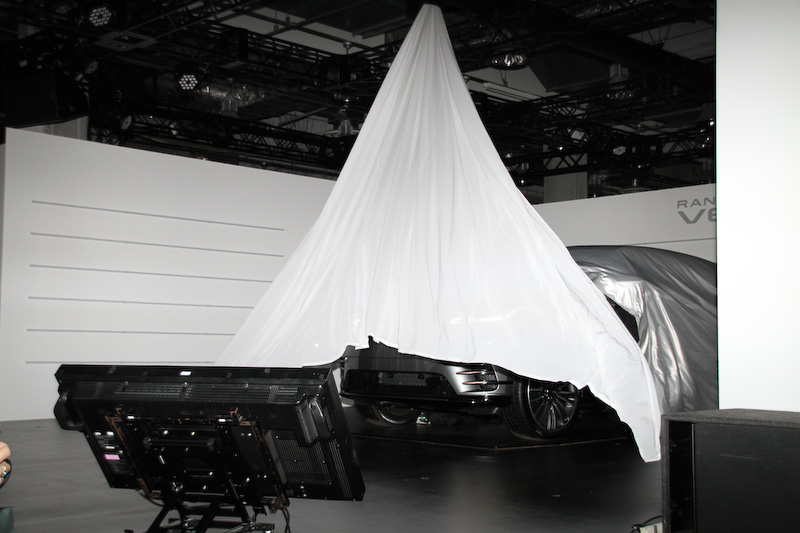 レンジローバー第4のモデルとして登場した「レンジローバー ヴェラール」のアンベール