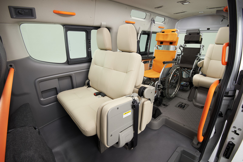 チェアキャブ 車いす1名＋1名仕様