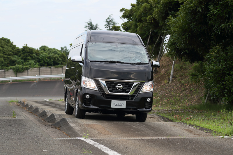 ボディからミシミシと音が出ないか評価するねじれ路