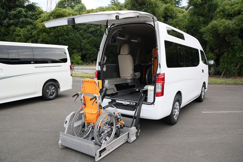 NV350 キャラバン チェアキャブ リフタータイプ