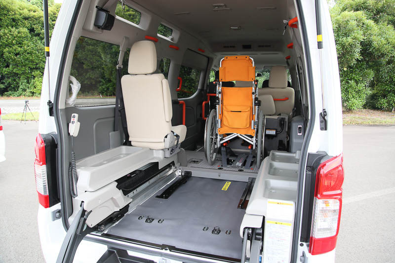 NV350 キャラバン チェアキャブ リフタータイプ