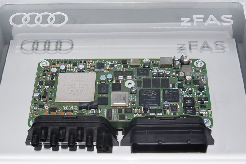 アウディ サミット 2017で展示された量産版zFAS。このモジュールが新型アウディ「A8」に搭載されている