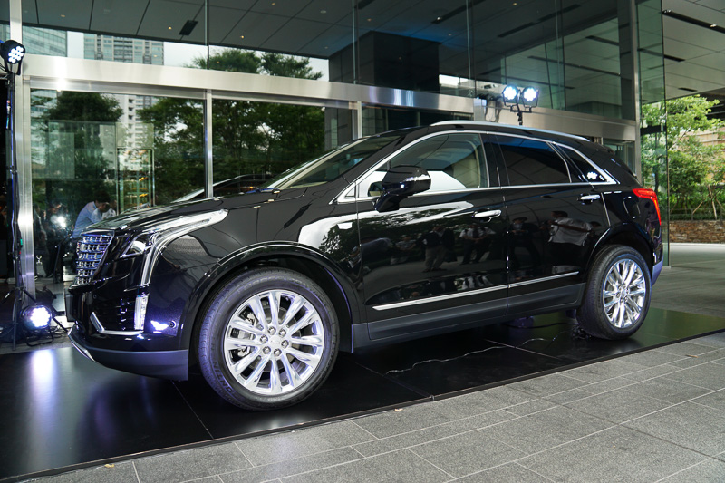 ボディサイズは4825×1915×1700mm（全長×全幅×全高）、ホイールベースは2860mm