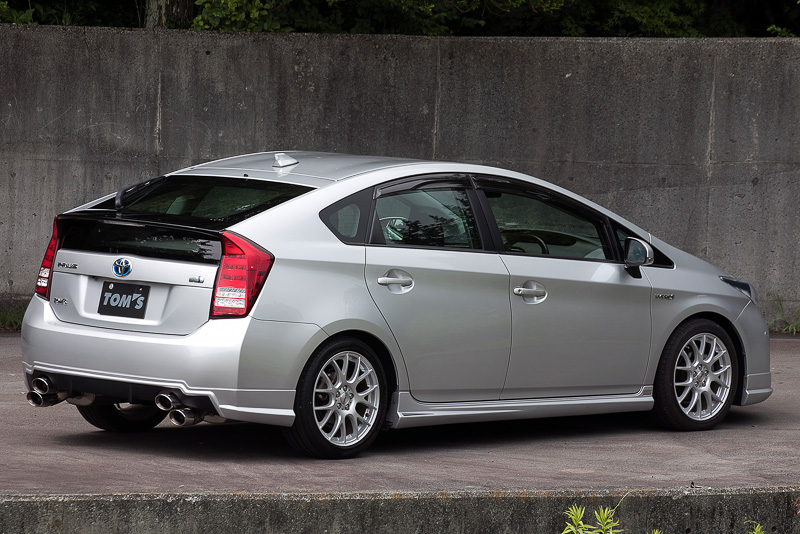 パーツをフルに装着した「TOM'S W590M PRIUS」