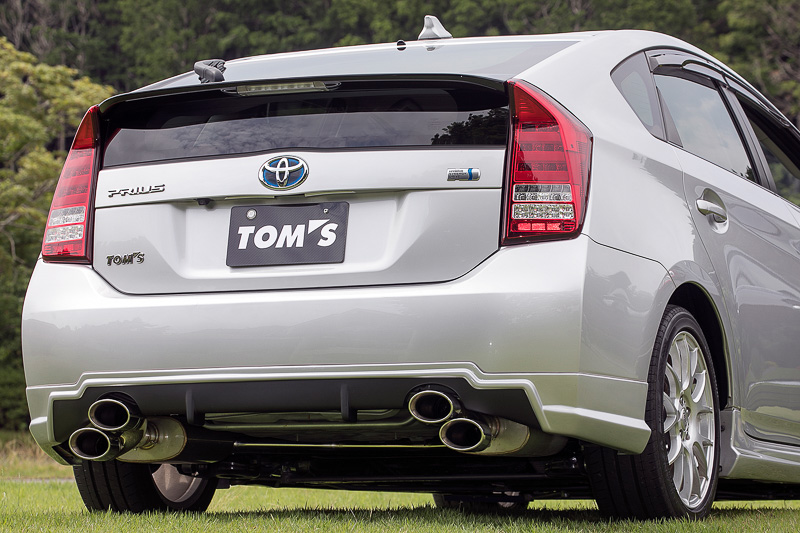 「エキゾーストシステム・トムスバレル・オフセット4テール」「オフセット4テール専用リアアンダースポイラー」が新製品