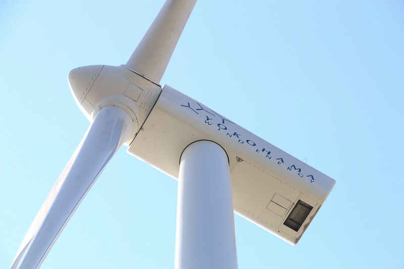 ナセル内に発電電圧690Vの巻線型誘導発電機や増速機、発電機用変圧器などを備える