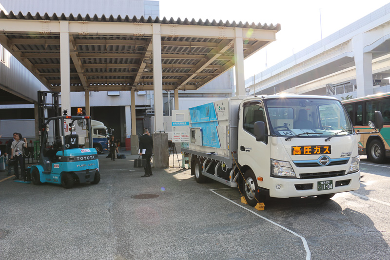 キリンビール 横浜工場で行なわれたFCフォークリフトの水素充填デモ