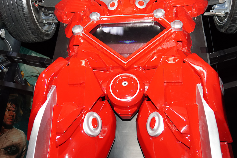 音声とともにお腹の部分が光り生命体の存在を示す