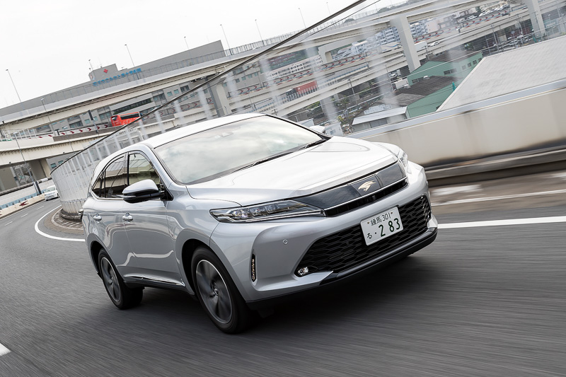 2.0リッター直噴ターボエンジン搭載モデルが追加されたハリアー