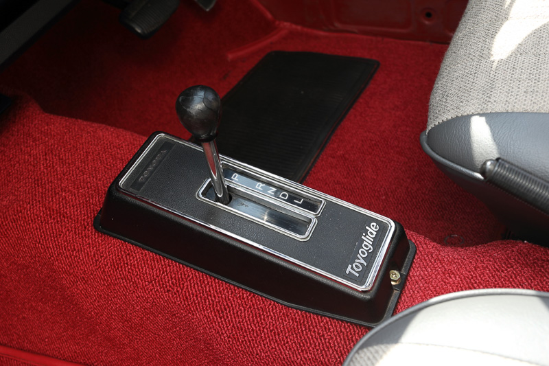 トランスミッションは2段変速の半自動ATである「トヨグライド」