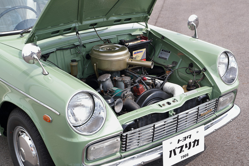 空冷水平対向2気筒エンジンの搭載位置は低く、パブリカのスタイリングに大きく影響しているのが分かる