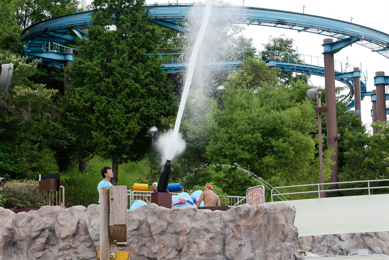 水が大砲というか、レーザーのように噴射されたり……