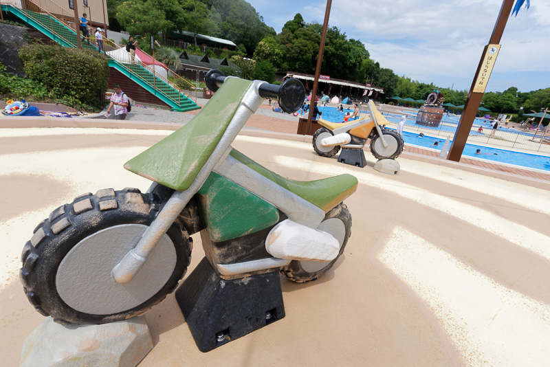 オフロードバイクを模したオブジェも