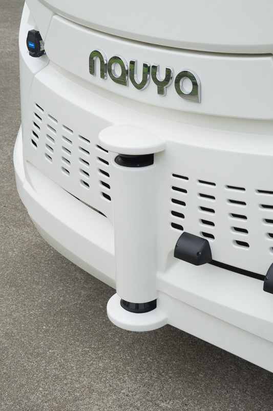 前後に装着されている2段のLiDAR