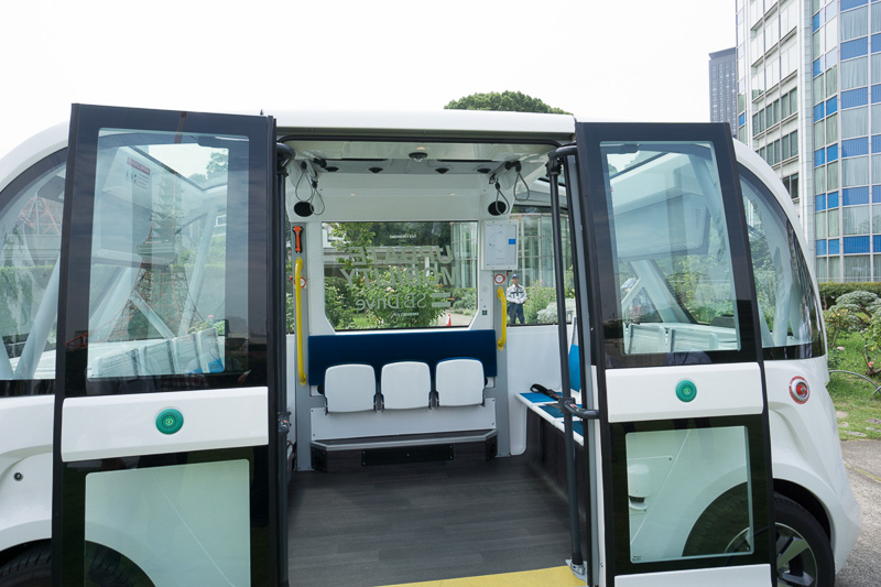 左側面にはドアが