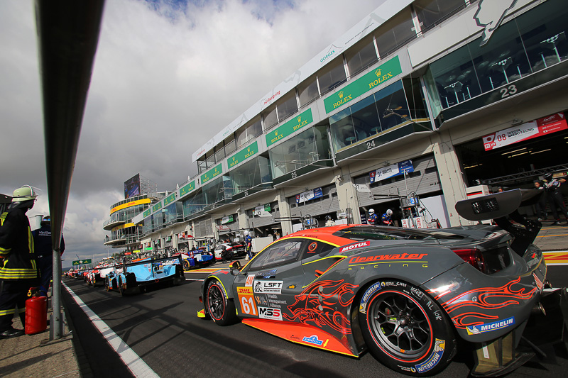 フリー走行3回目開始のピットロード