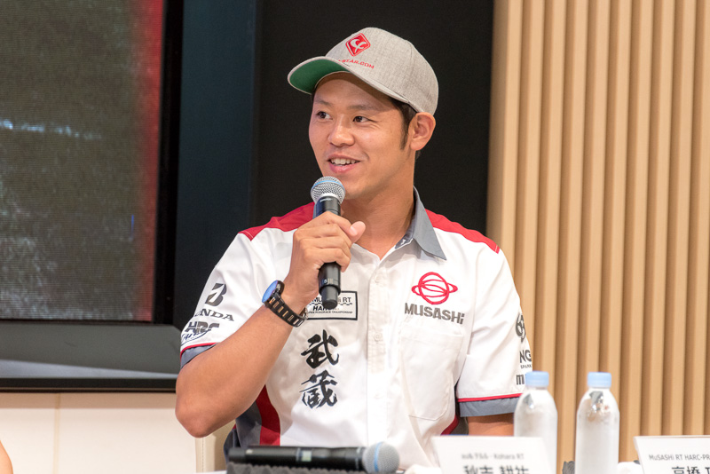 4人のなかで28歳と最年少ながら、鈴鹿8耐の優勝は3回、表彰台6回のMuSASHi RT HARC-PRO. Honda 高橋巧選手