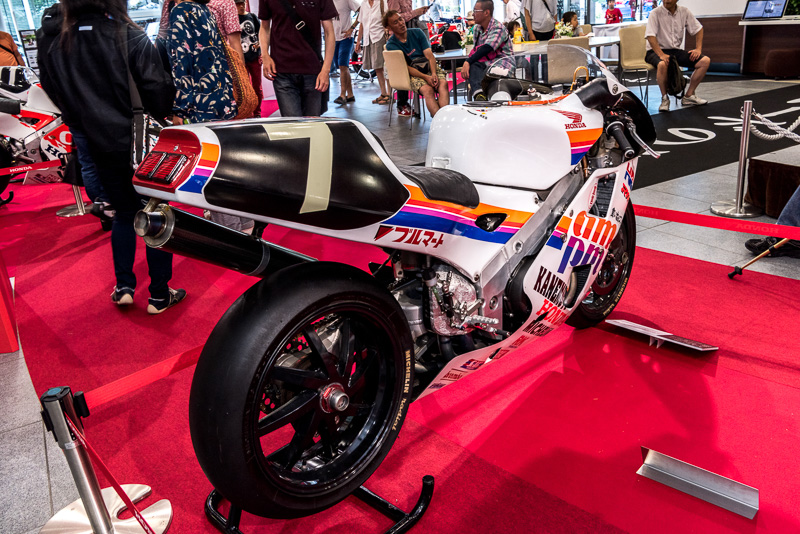 1993年 RVF750（am/pm カネモト・ホンダ）