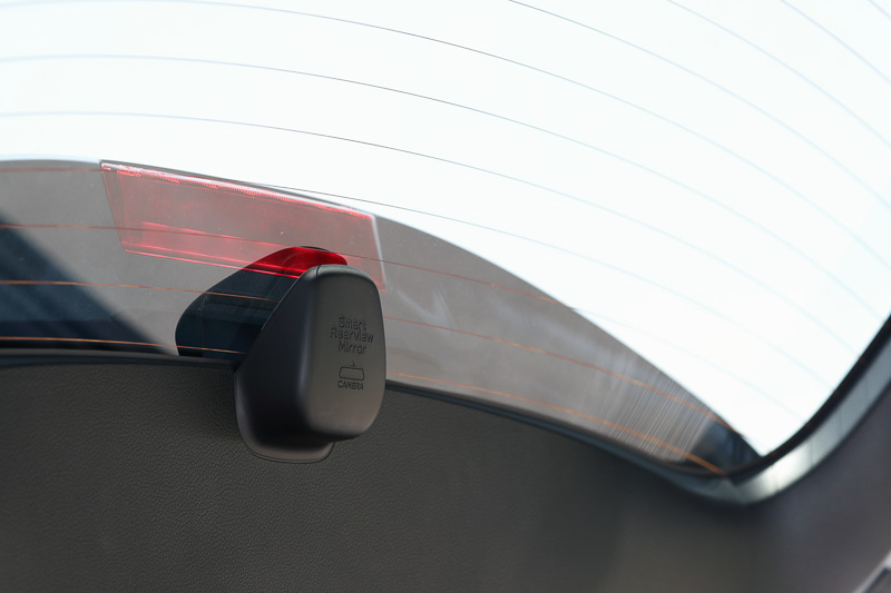 バックドアの上部にカメラを設置している