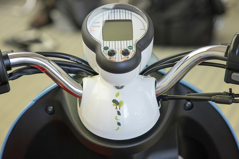 ハンドルのセンターカバーにアイコンマークが入るが、これは実験車それぞれで絵柄が変わるよう30パターンが用意されている。当選時にデザインを選ぶことはできない