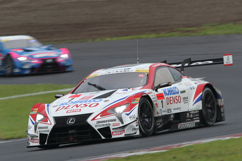 1号車 DENSO KOBELCO SARD LC500