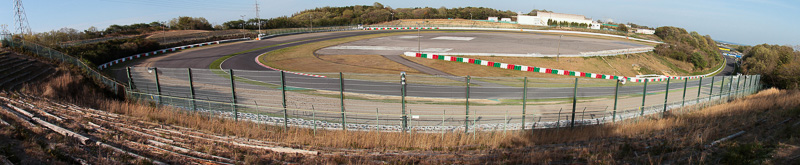 Nエリアはスプーンの立ち上がり。西ストレートも見える