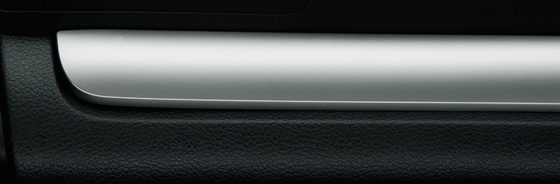 インパネ加飾パネル（シルバー塗装）