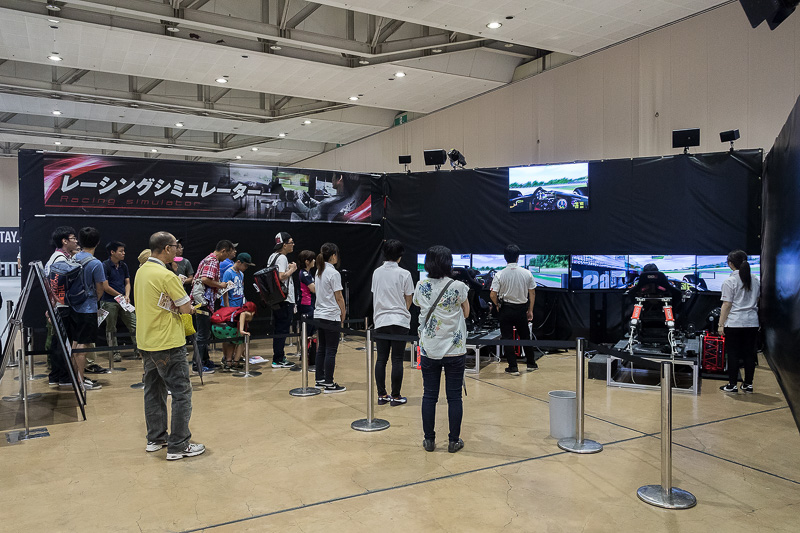 鈴鹿サーキットで「SF14」に乗った走行を疑似体験できるレーシングシミュレーター