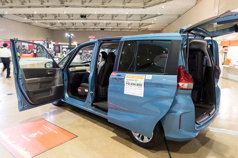 福祉車両の展示も行なわれた。こちらはフリード 助手席リフトアップシート車
