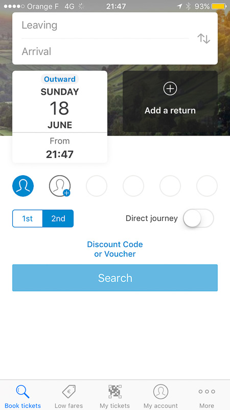 出発地と目的地を入れて予約できる。駅に行かなくても予約できるのは便利