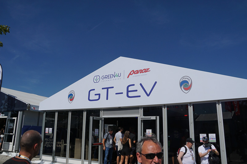 パノスのバッテリー交換型EVとなるパノスGT-EVの展示