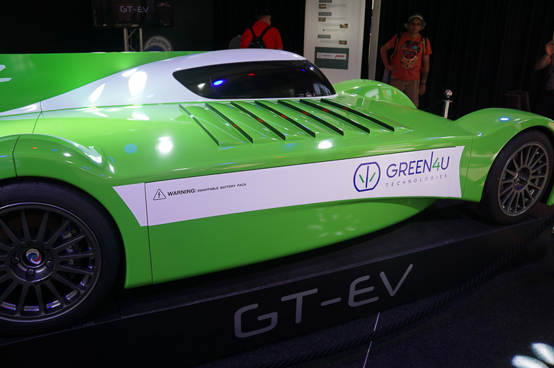 パノスのバッテリー交換型EVとなるパノスGT-EVの展示