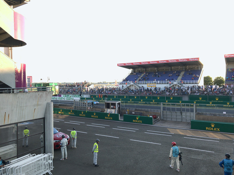 昼間のスタンド