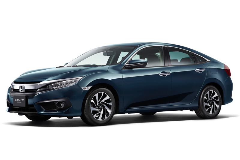 セダン専用の「プレミアムクリスタルレッド・メタリック」（左）と「コスミックブルー・メタリック」（右）