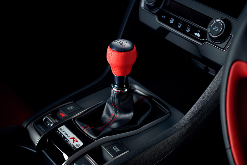 「シフトノブ」（本革［レッド］巻き）：1万9980円