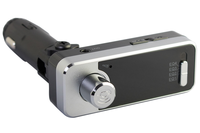 カラーバリエーションはブラック（左）とホワイト（右）の2種類