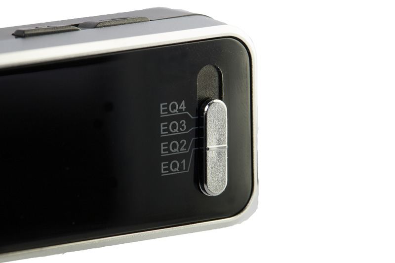 「ロック」「ジャズ」「ポップス」「ノーマル」のイコライザーを標準でプリセットしている