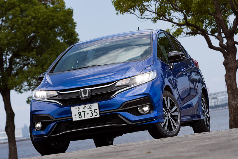 6月30日にマイナーチェンジした「フィット」。内外装の刷新に加え、装備充実、パワートレーンやシャシー性能の向上が図られた