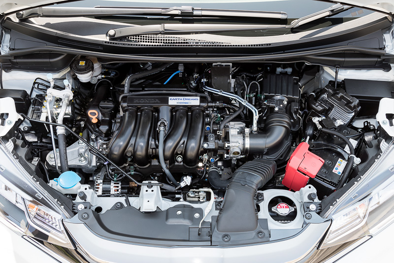 RS Honda SENSINGの「L15B」型 直列4気筒DOHC 1.5リッターエンジンは、最高出力97kW（132PS）/6600rpm、最大トルク155Nm（15.8kgm）/4600rpmを発生