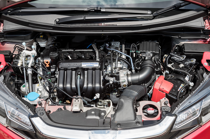 13G・Fの「L13B」型 直列4気筒DOHC 1.3リッターエンジンは、最高出力73kW（100PS）/6000rpm、最大トルク119Nm（12.1kgm）/5000rpmを発生